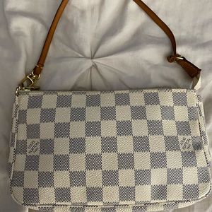 ❌sold❌Authentic Louis Vuitton pochette accessories